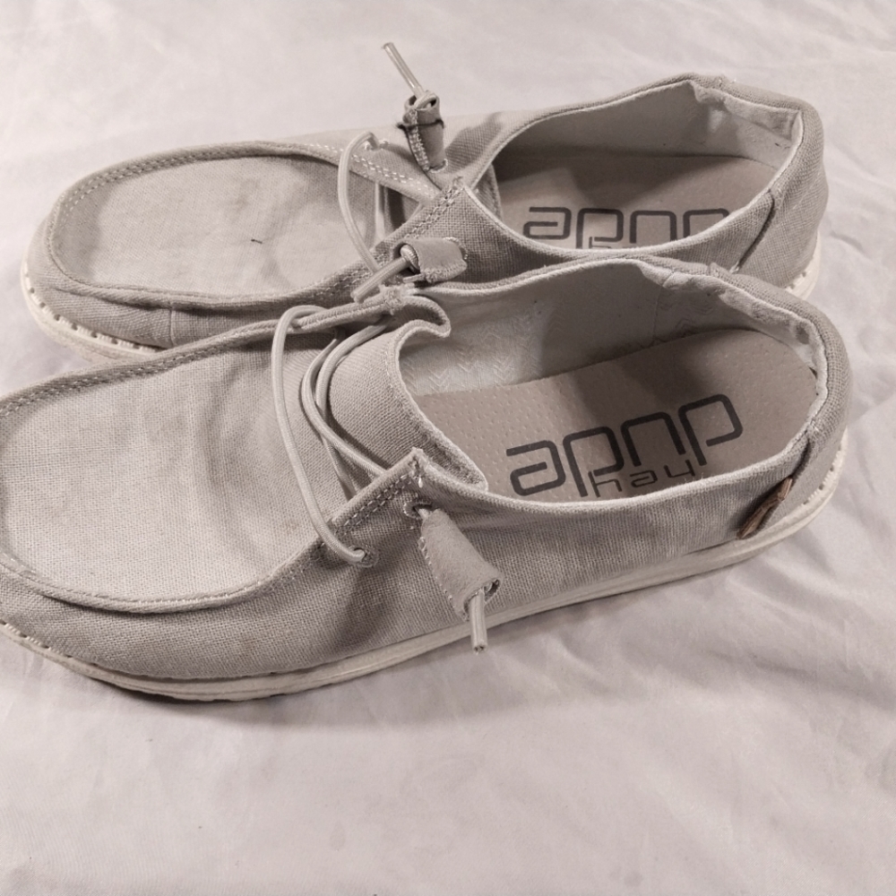 Hey Dude shoes Wendy Chambray Light Grey size 8